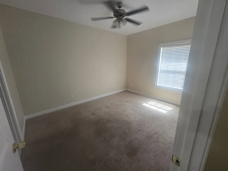 326 Stratford Dr — Photo 13
