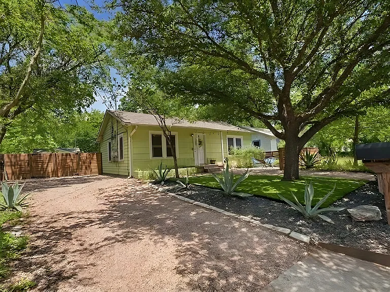1806 Justin Ln #A — Photo 7