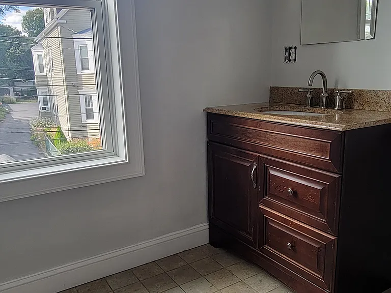 Bathroom #1, in bedroom #1