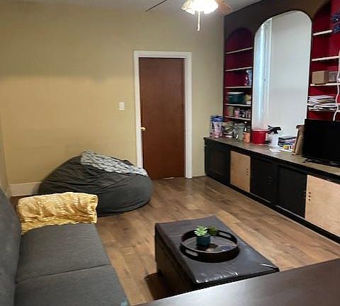 2nd image of 520 Probasco St