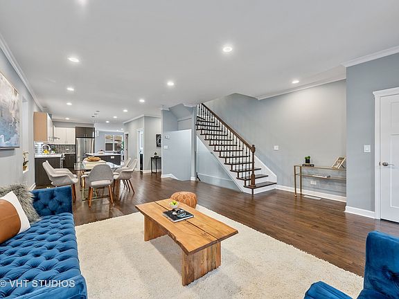 4th image of 2855 N Sacramento Ave