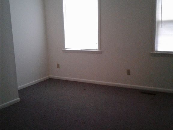 3rd image of 202 E 33rd St #202