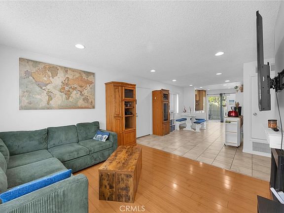 5th image of 2142 W Liverpool Ln