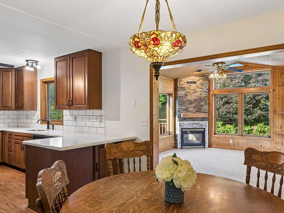 1st image of 818 Pine Tree Trl