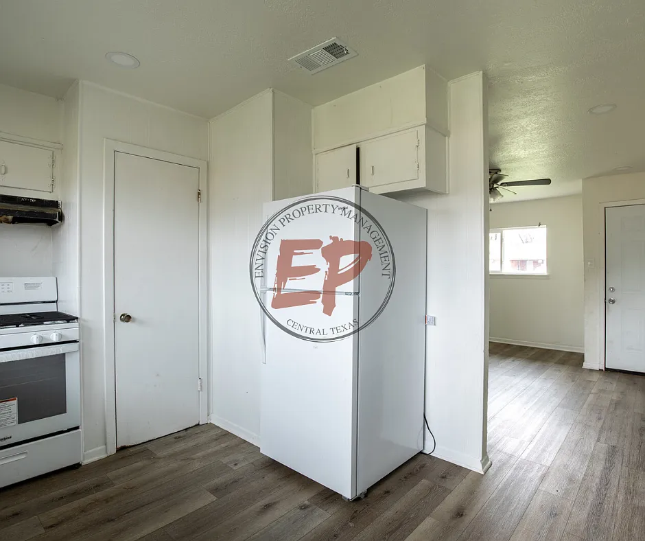 107 Shirley Drive — Photo 1
