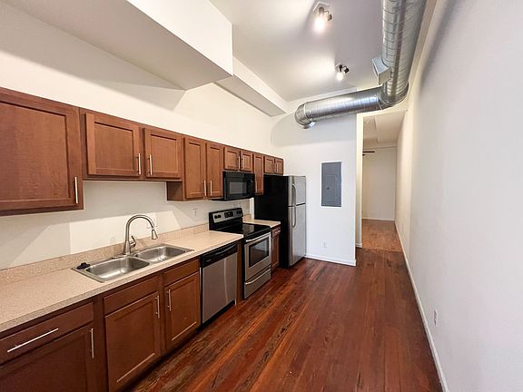5th image of 1309-11 Main St #201