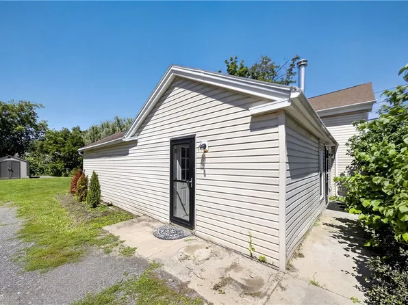3223 Amber Rd, Marcellus, NY 13108