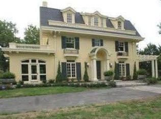 1049 W 55th St, Kansas City, MO 64113