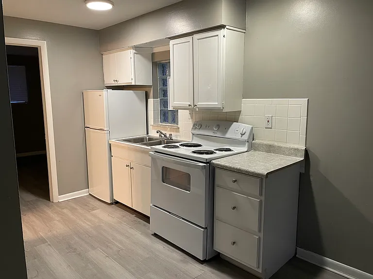 595 Brown St — Photo 25