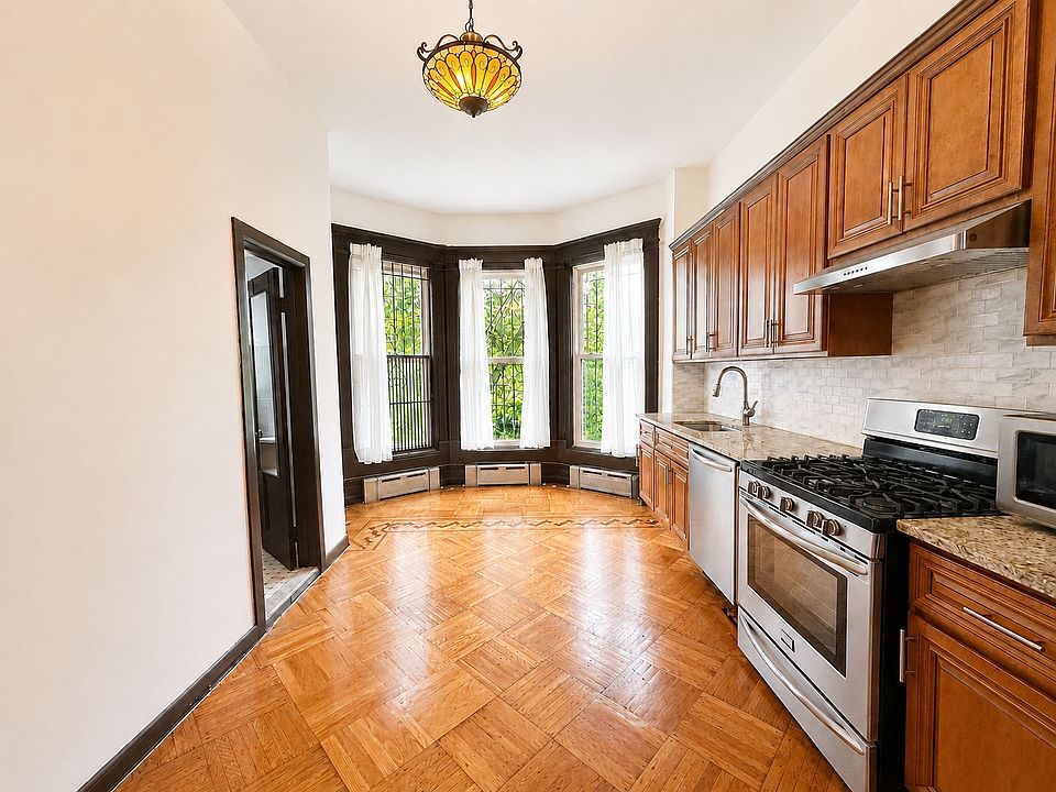 1st image of 409 Sterling Pl APT 2