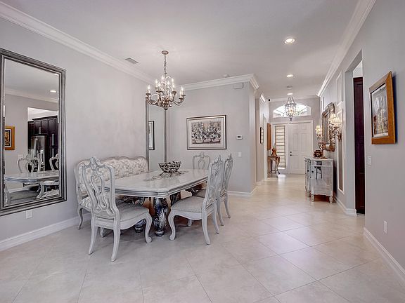 Home For Sale In Valencia Reserve