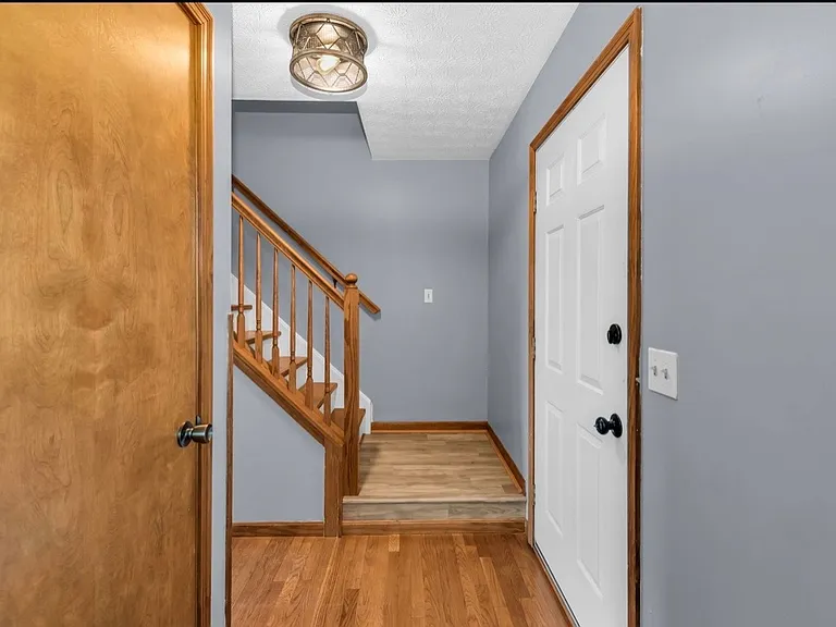 4335 Shandon Dr — Photo 7