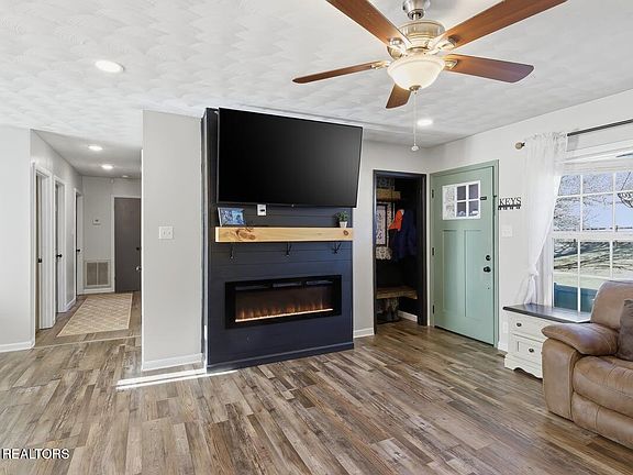 5th image of 7212 Thorn Grove Pike