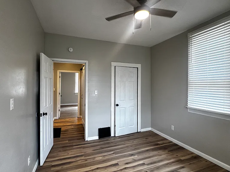 1440 E Division St — Photo 4