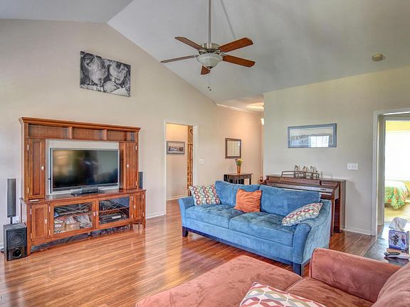 5th image of 1813 Olive Pine Way