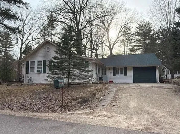 W5450 Sunset Dr, Wild Rose, WI 54984