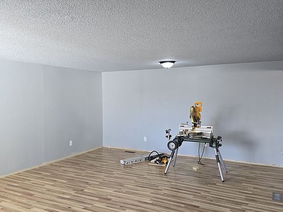 2nd image of 146 Pioneer Ave