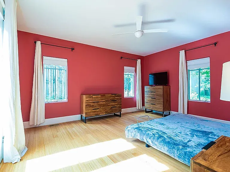 524 S Highland Ave — Photo 14