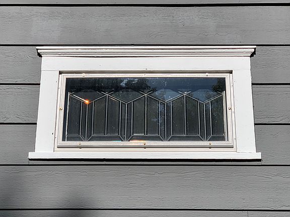 3rd image of 741 Montana Ave E