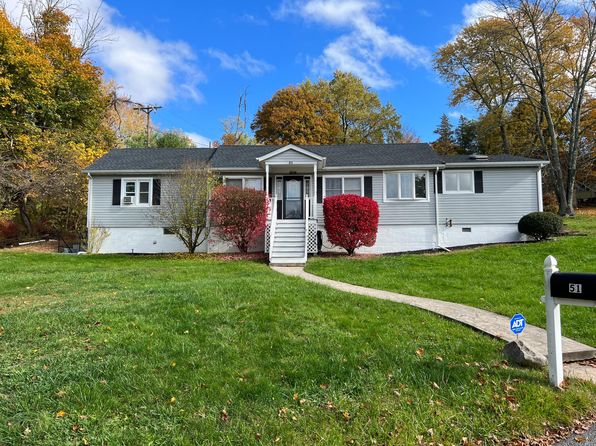 51 Center Hill Rd