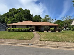 4115 Shoreline Dr, Dallas, TX 75233