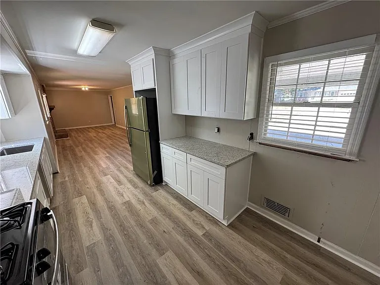 5594 Laurel Ln NW — Photo 6