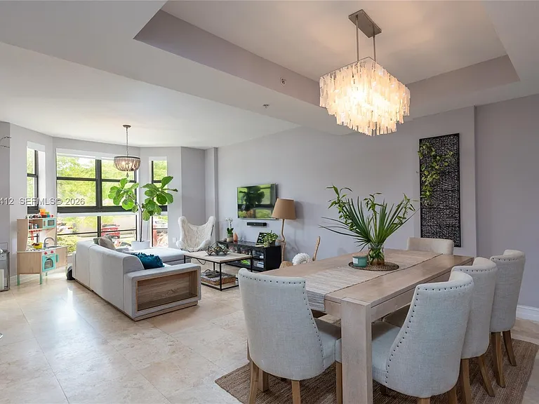 1650 Galiano St #Townhouse 14 — Photo 4