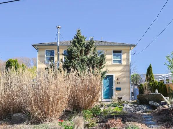 35 Pigeon Hill St, Rockport, MA 01966