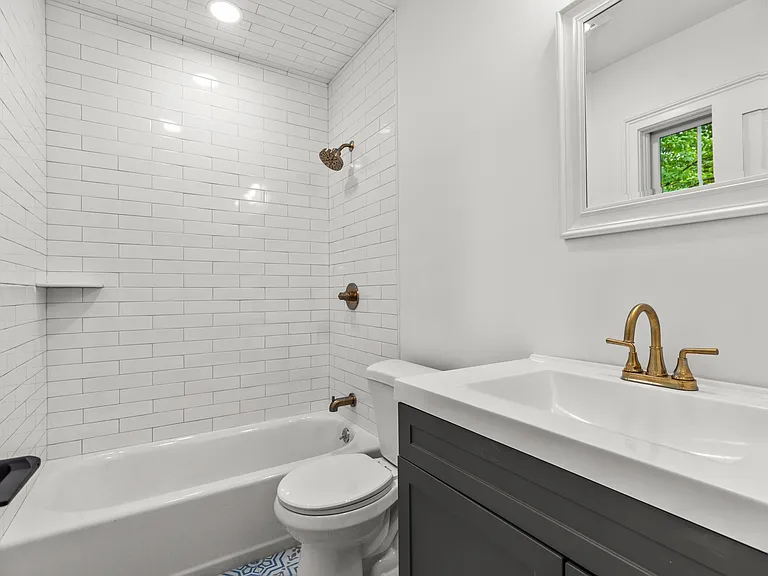 43 Franklin Ave #2 — Photo 11