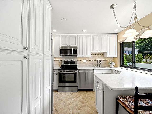3rd image of 11 Rockhagen Road