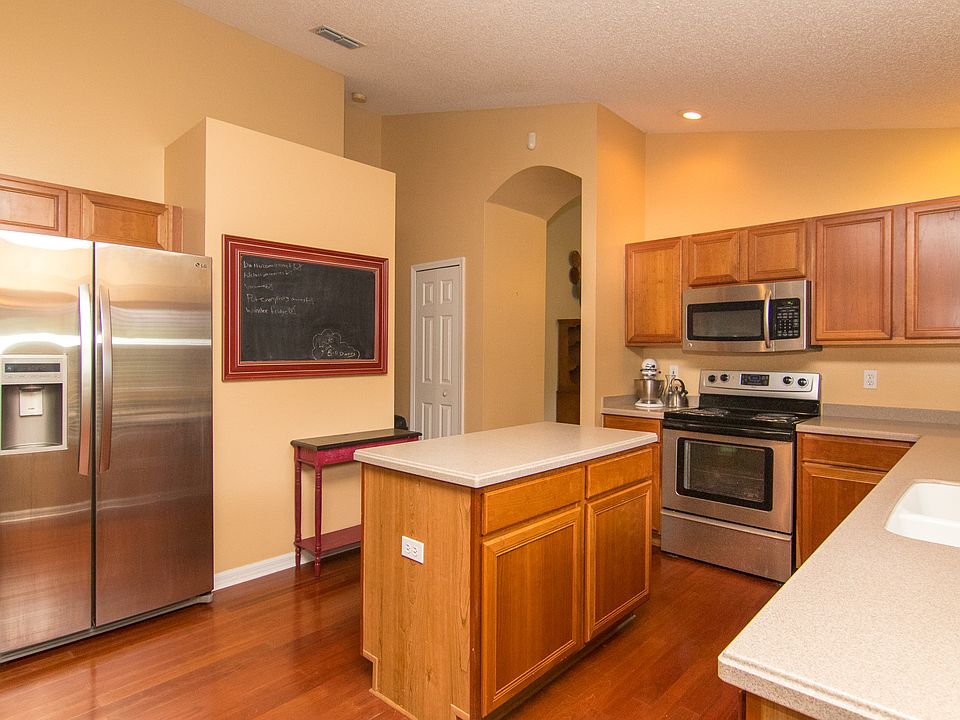 2nd image of 17448 Woodfair Dr