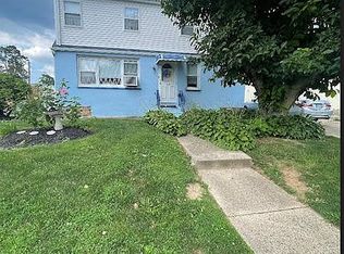 1621 Rhawn St, Philadelphia, PA 19111