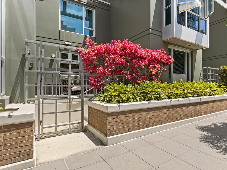 300 W Beech St #3 — Photo 22
