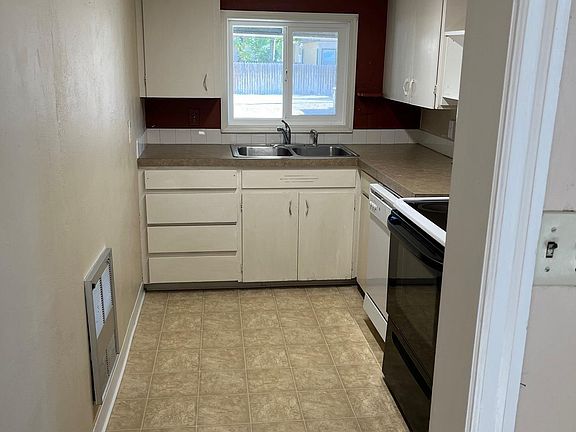 4th image of 420 S Juniper St