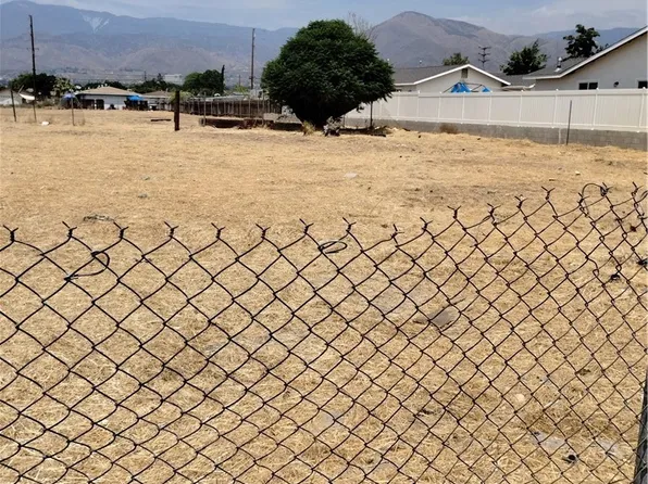 26054 Cypress St #17, San Bernardino, CA 92410