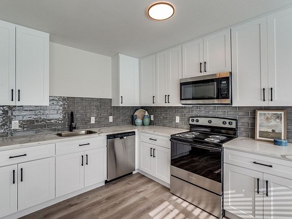 3rd image of 5917 Gaston Ave #108