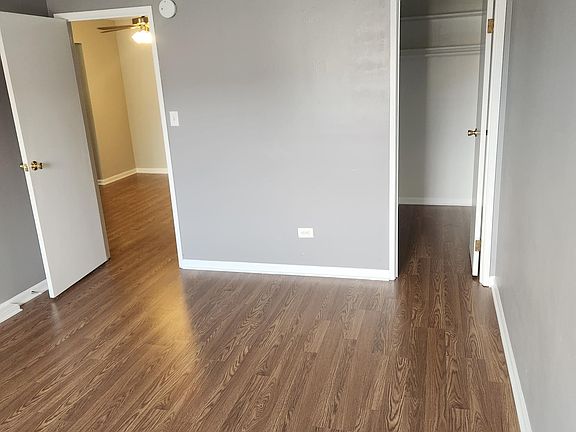 3rd image of 226 Shorewood Dr APT 2C