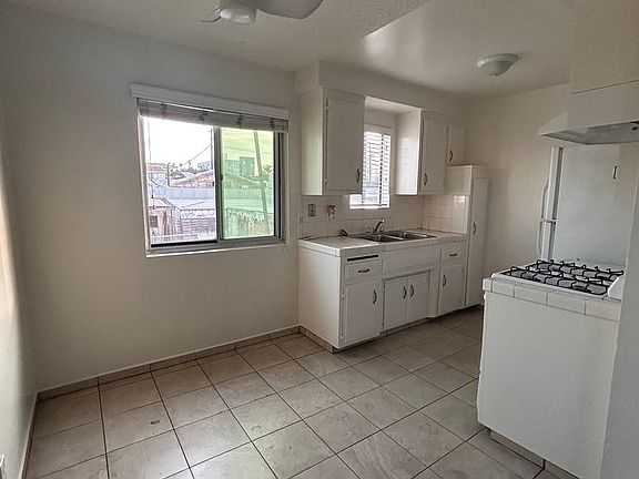 4th image of 537 W 4th St APT 8