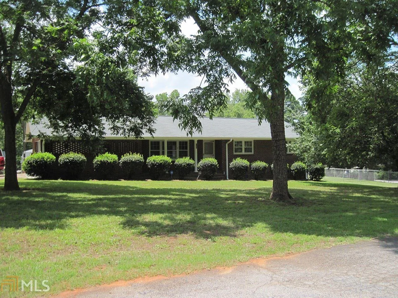 120 Highland Cir photo 1