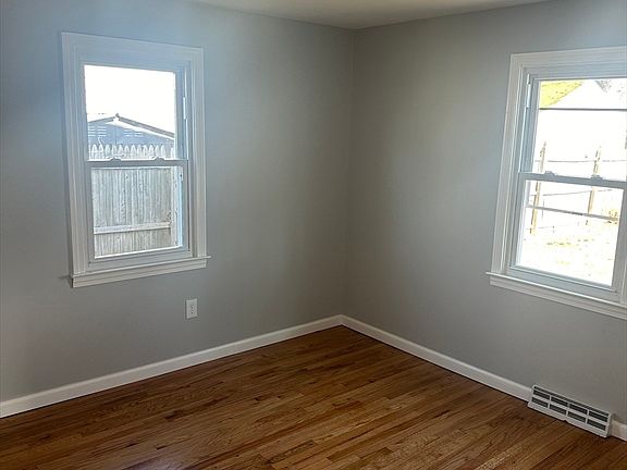 4th image of 51 Canton St