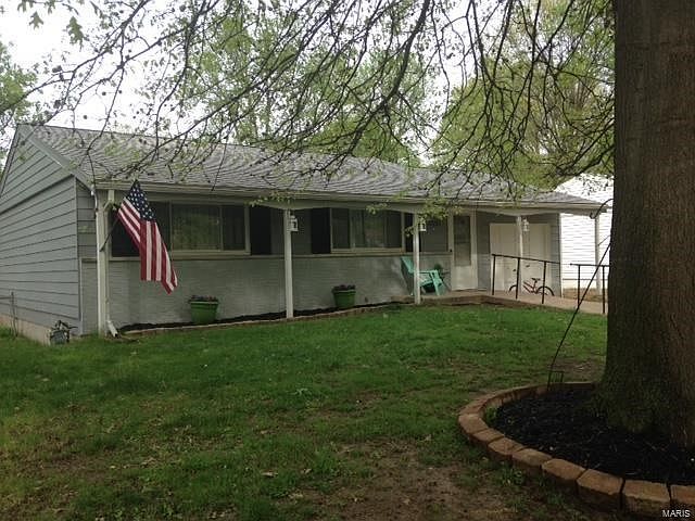 Newer roof and overhang to keep dry in the rain.