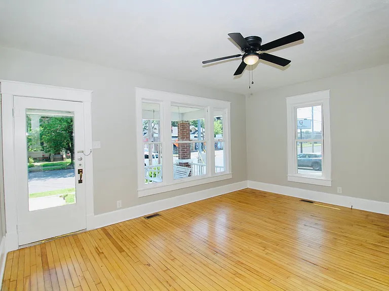 2035 Broadway St — Photo 4