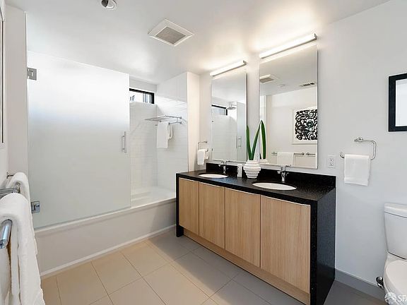 5th image of 300 Ivy St #314