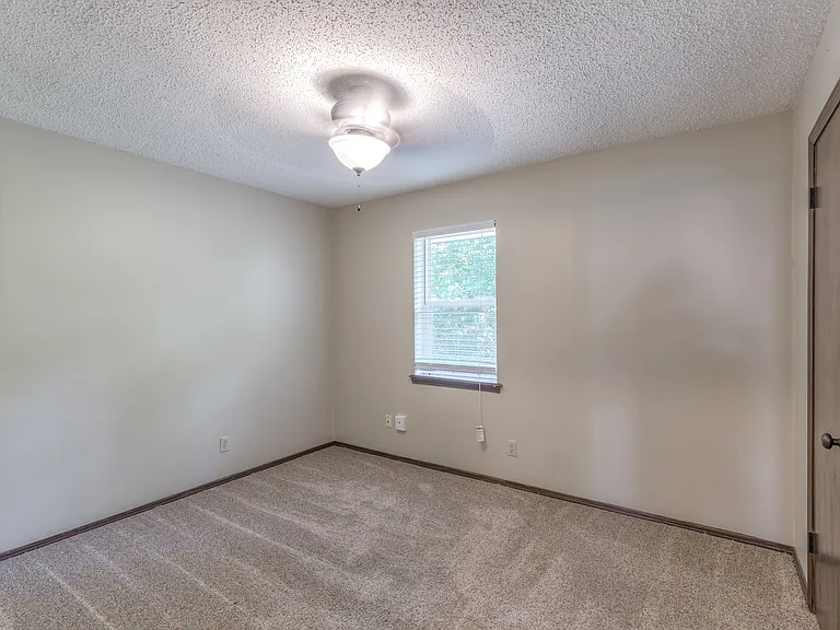 644B Earthside Dr — Photo 14