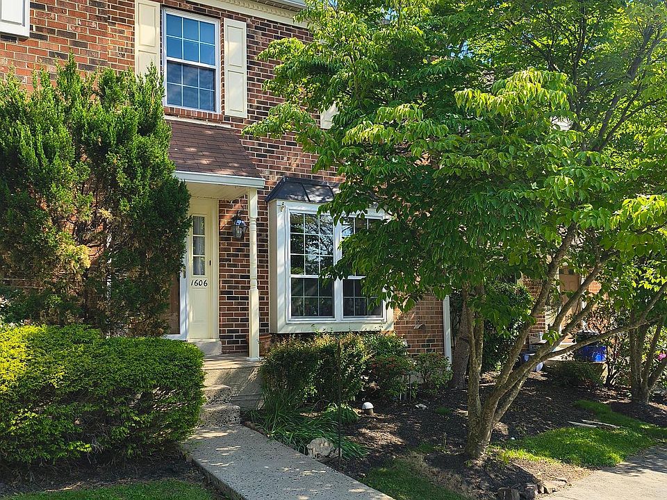 1st image of 1606 Countryside Ln W