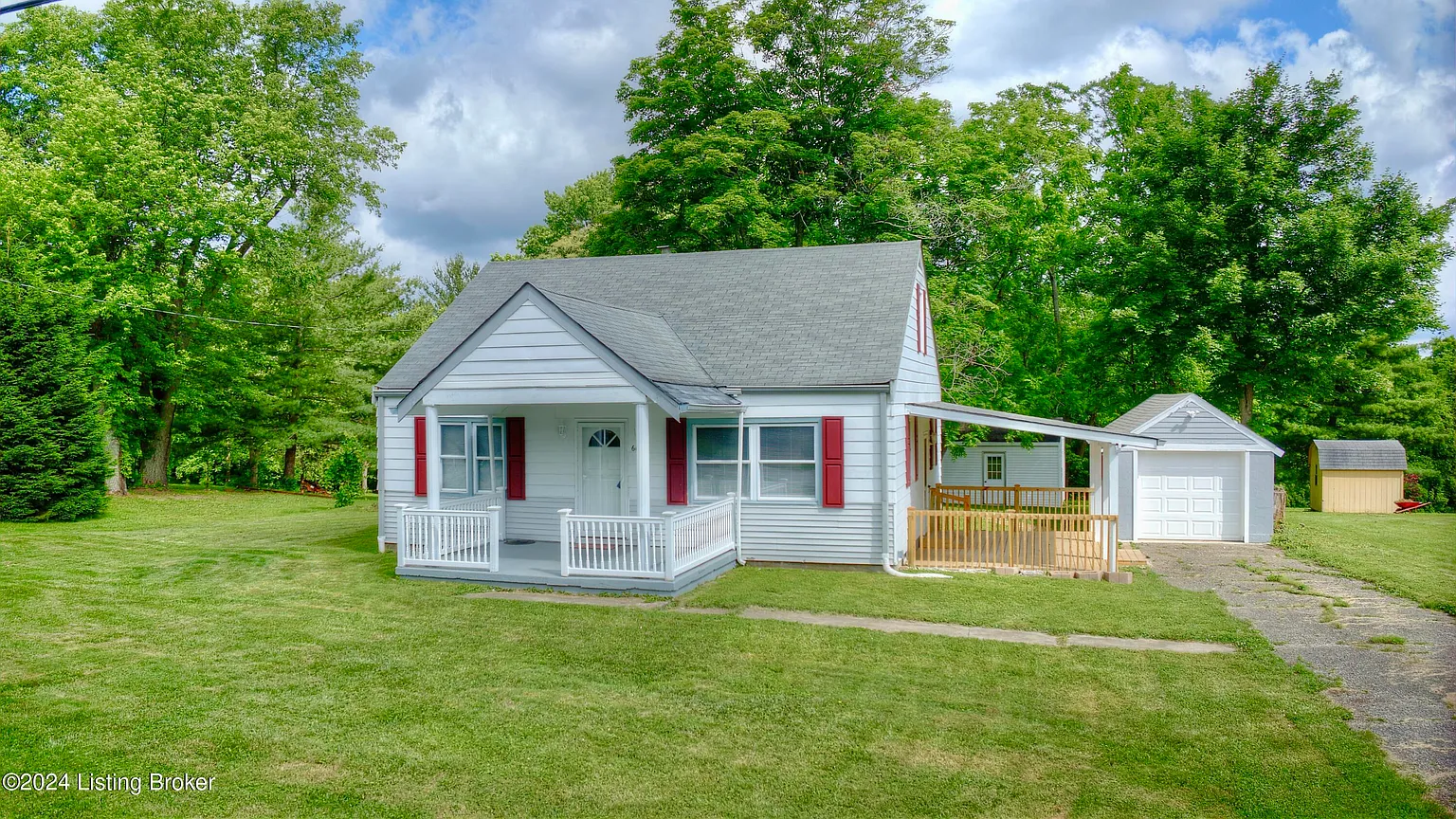 662 Skyway Dr photo 1