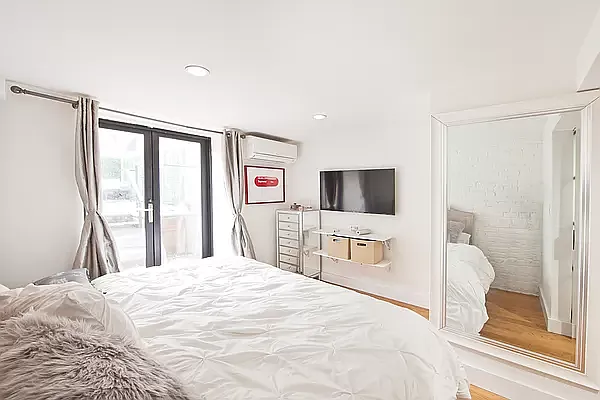 Rented by R New York | media 4