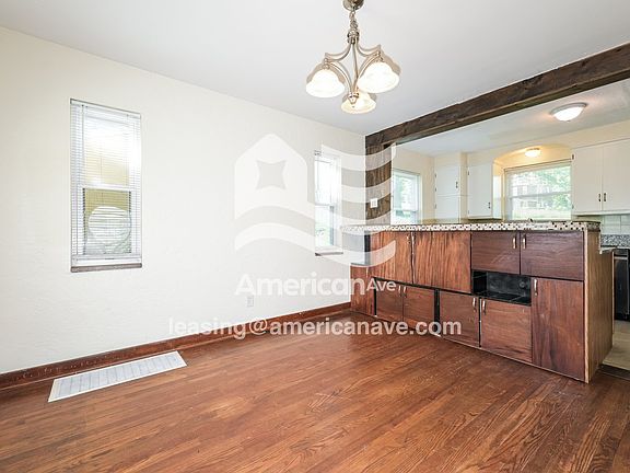 1320660_003_dining_room_3.jpg