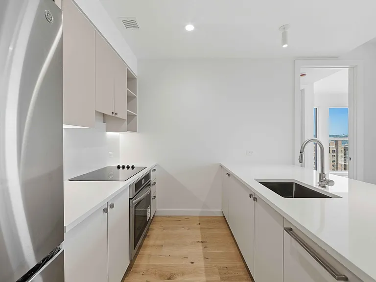 636 W 158th St #8E — Photo 8
