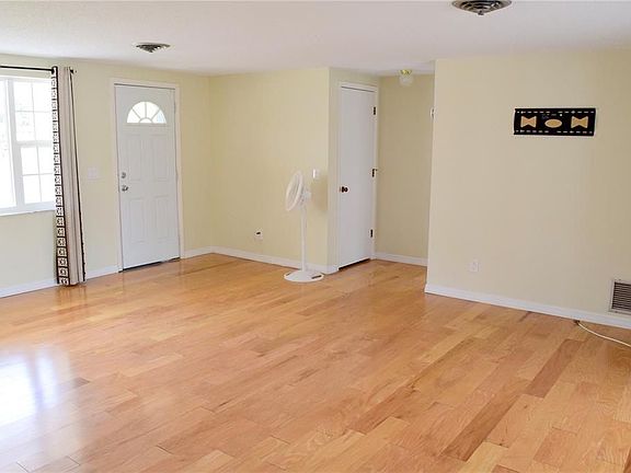 5th image of 1790 Bluebird Ln